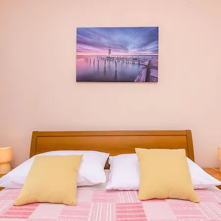 & Lino Guest house