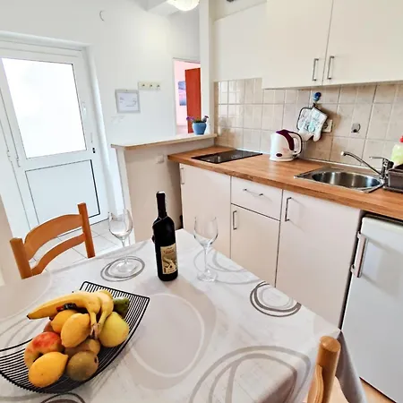 Guest house & Lino 3*